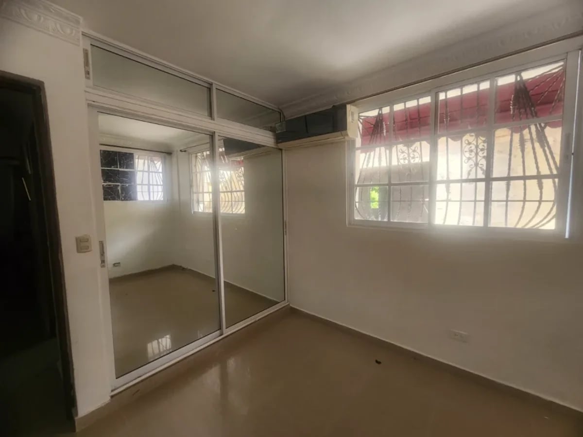 Casa en Santo Domingo Este, 3 hab y 3 pisos. – foto 12