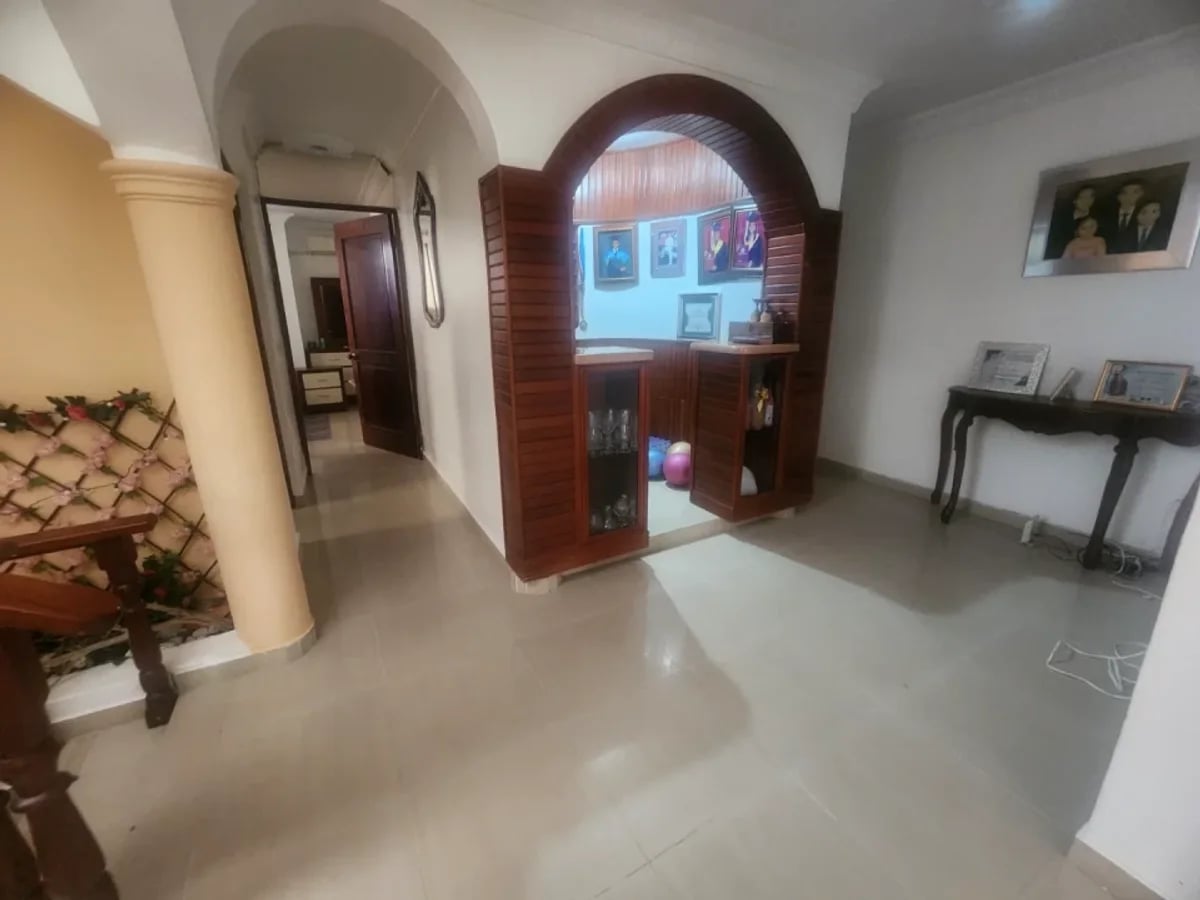 Casa en Santo Domingo Este, 3 hab y 3 pisos. – foto 4