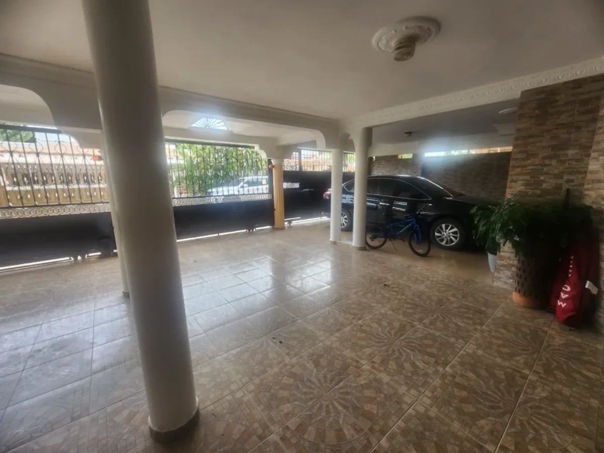 Casa en Santo Domingo Este, 3 hab y 3 pisos. – foto 3