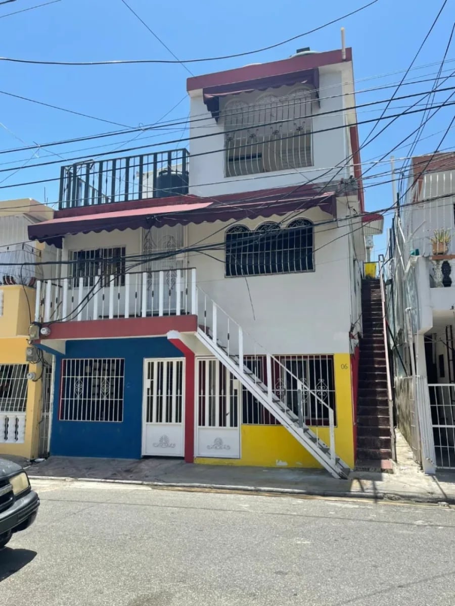Edificio en Los Mina Viejo, Santo Domingo Este – foto 1
