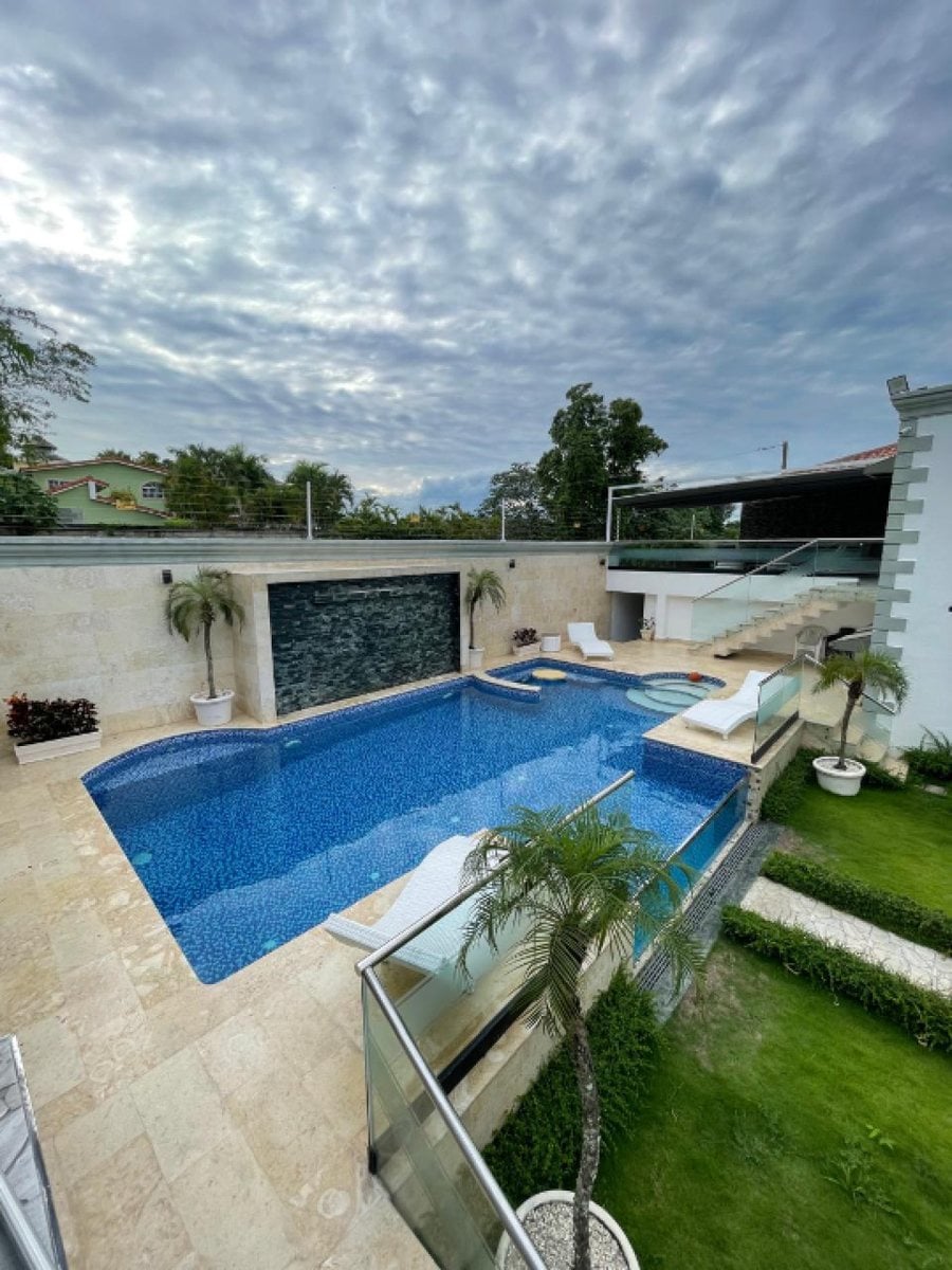 Casa de Lujo en Cuesta Hermosa III, Santo Domingo – foto 1