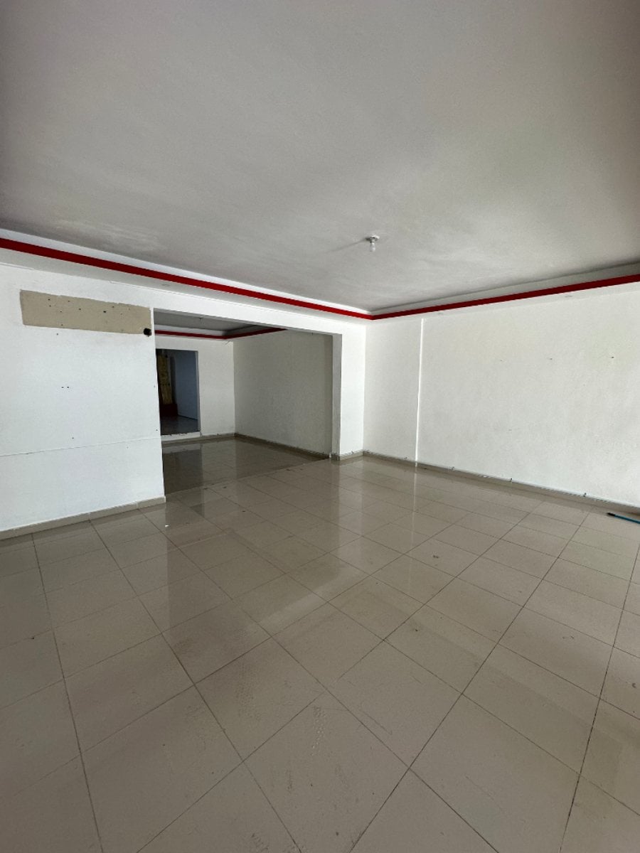 Local comercial en alquiler en la Abraham Lincoln – foto 1