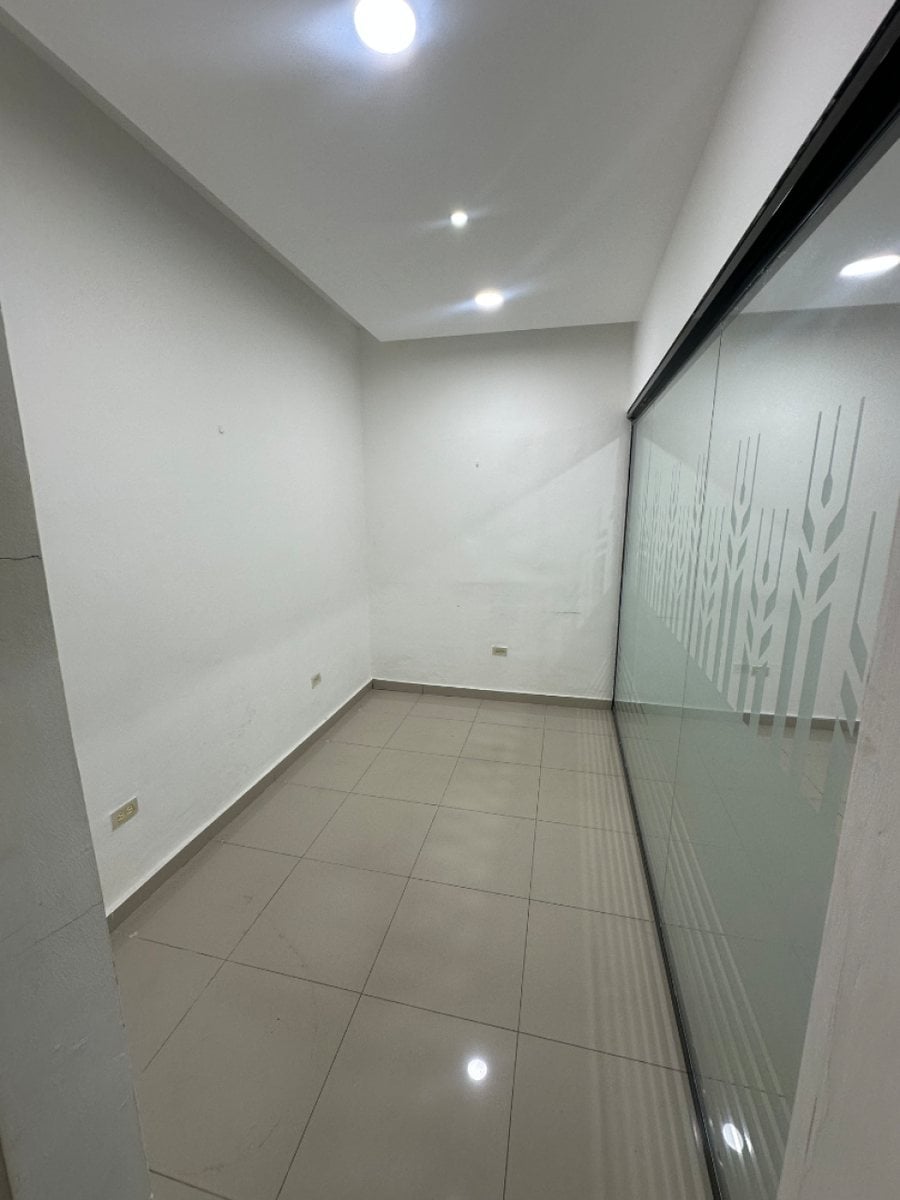Local comercial en alquiler en la Abraham Lincoln – foto 8