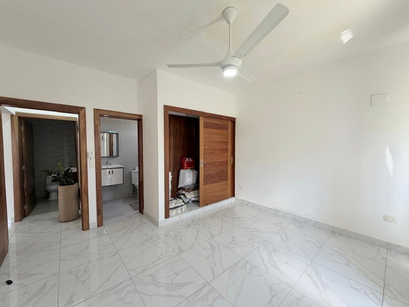APARTAMENTO EN VENTA 3 DORMITORIOS HIGÜEY LA ALTAG – foto 4