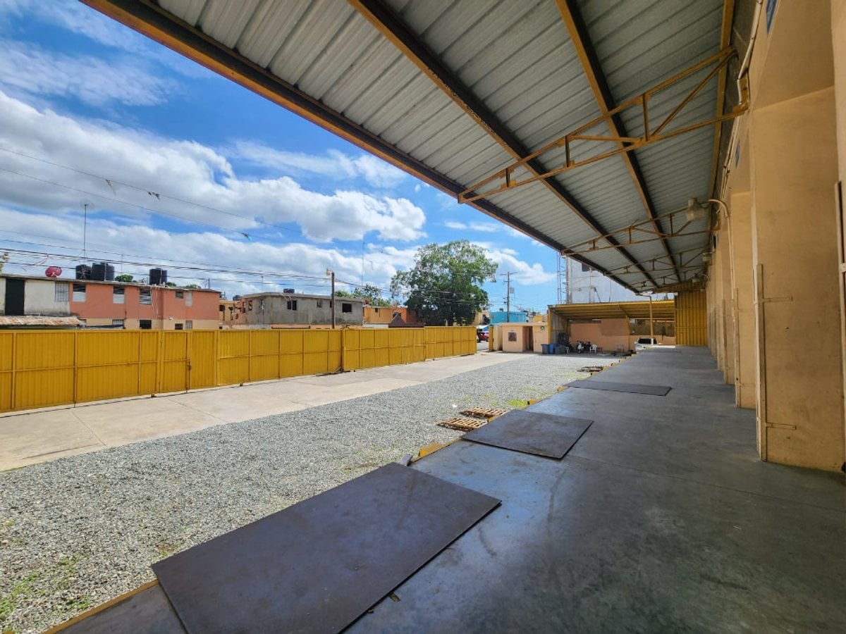 Nave Industrial En Hainamosa, Santo Domingo Este – foto 1