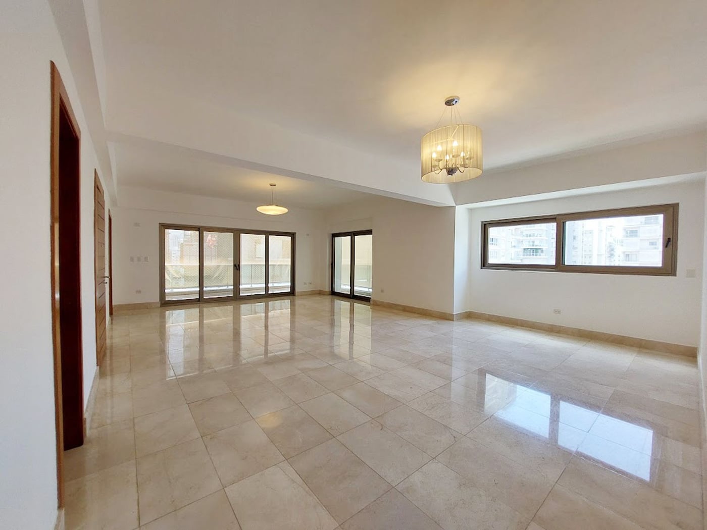 Apartamento en Piantini de 3hab con línea blanca – foto 1
