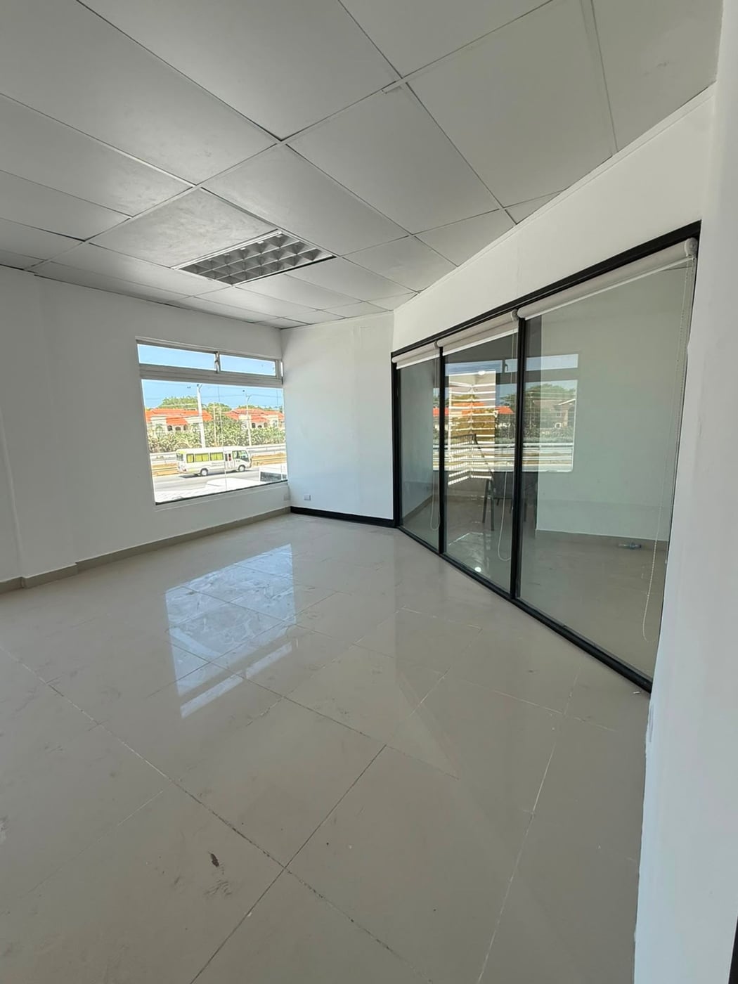 Se renta Local Comercial en la zona de COCOTAL – foto 7