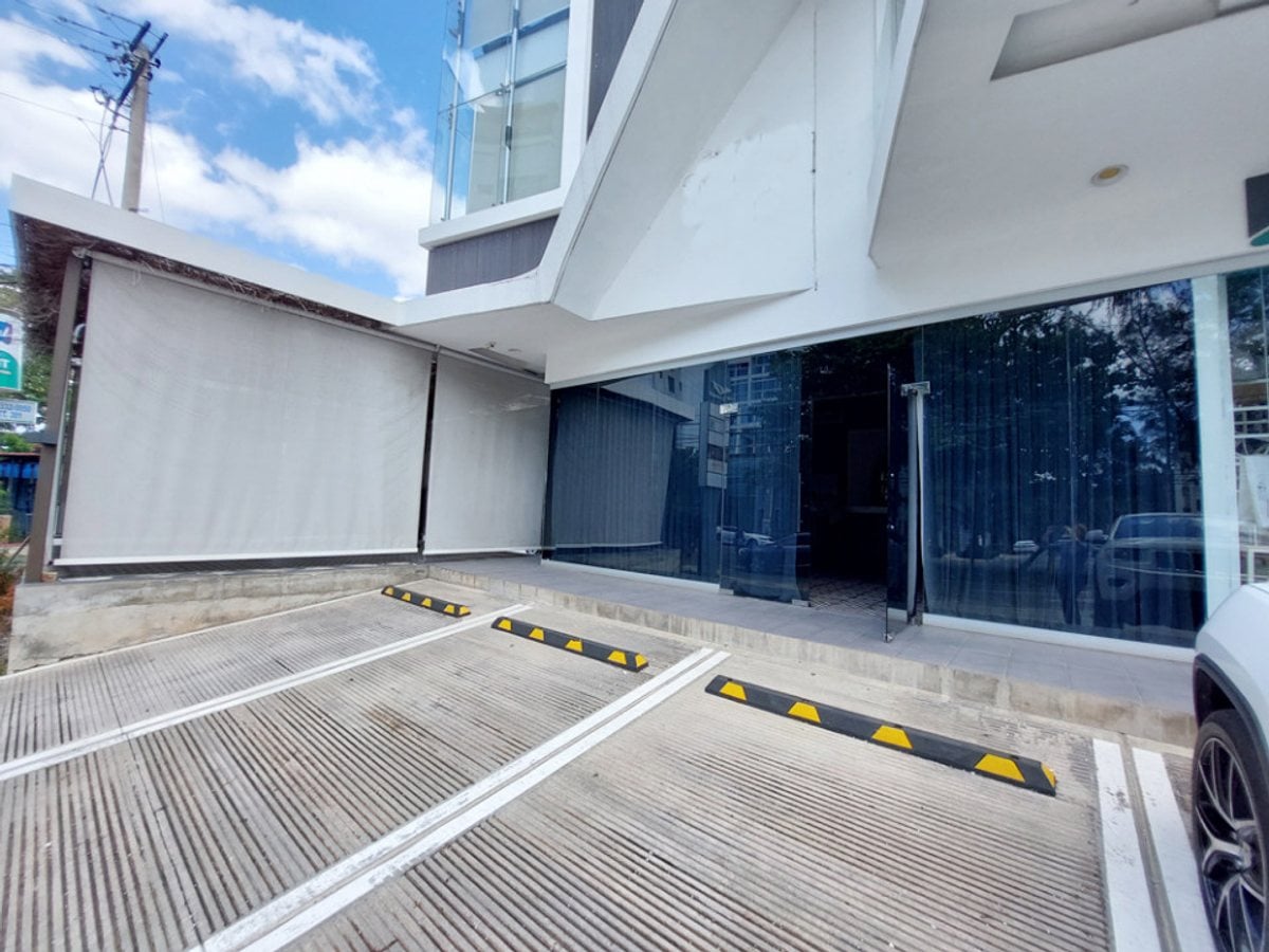 Local Comercial 1er. Piso en Bella Vista – foto 4