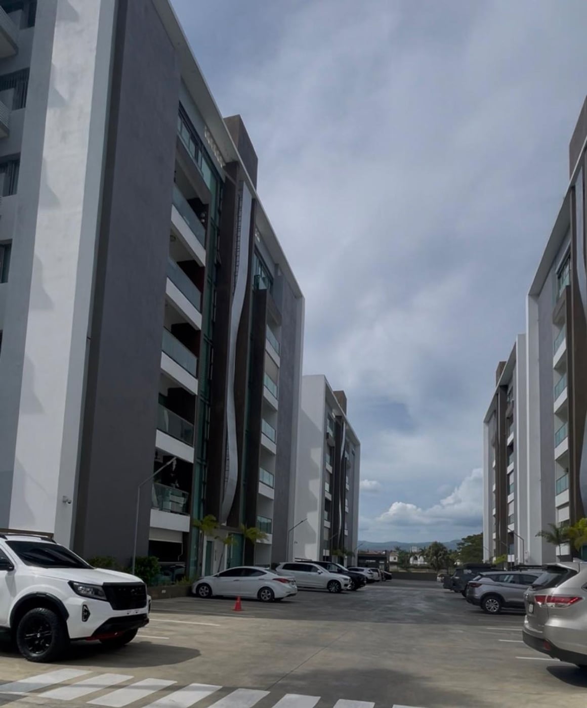 APARTAMENTO EN JARDINES DEL ESTE – foto 1