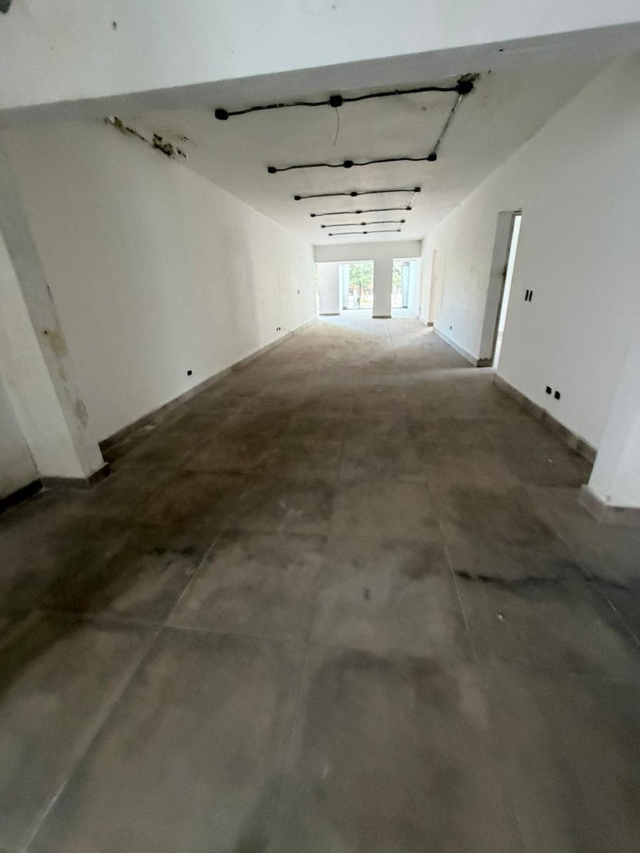 Local Comercial en La Julia 400m² con 10 Parqueos – foto 10