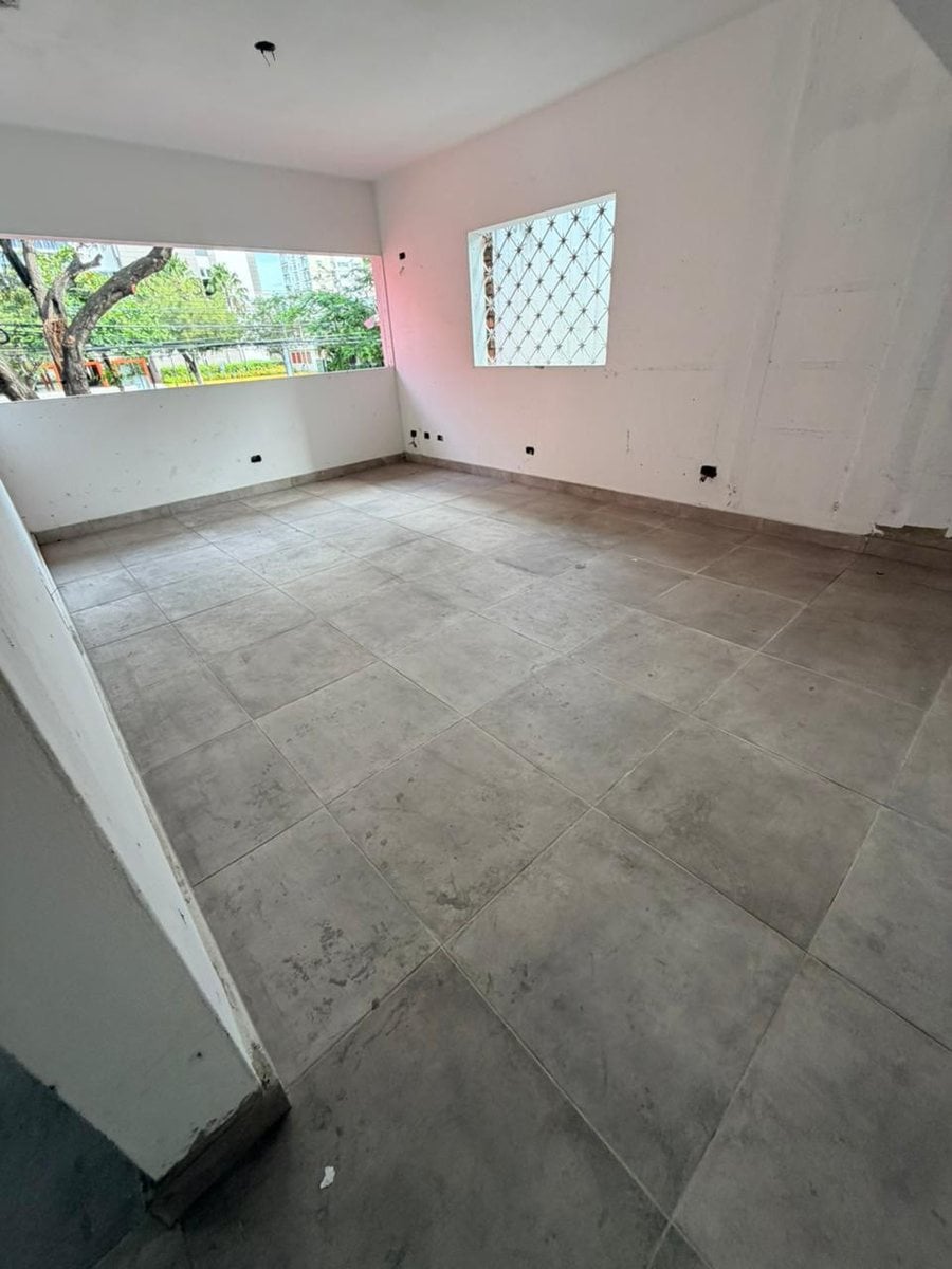 Local Comercial en La Julia 400m² con 10 Parqueos – foto 8