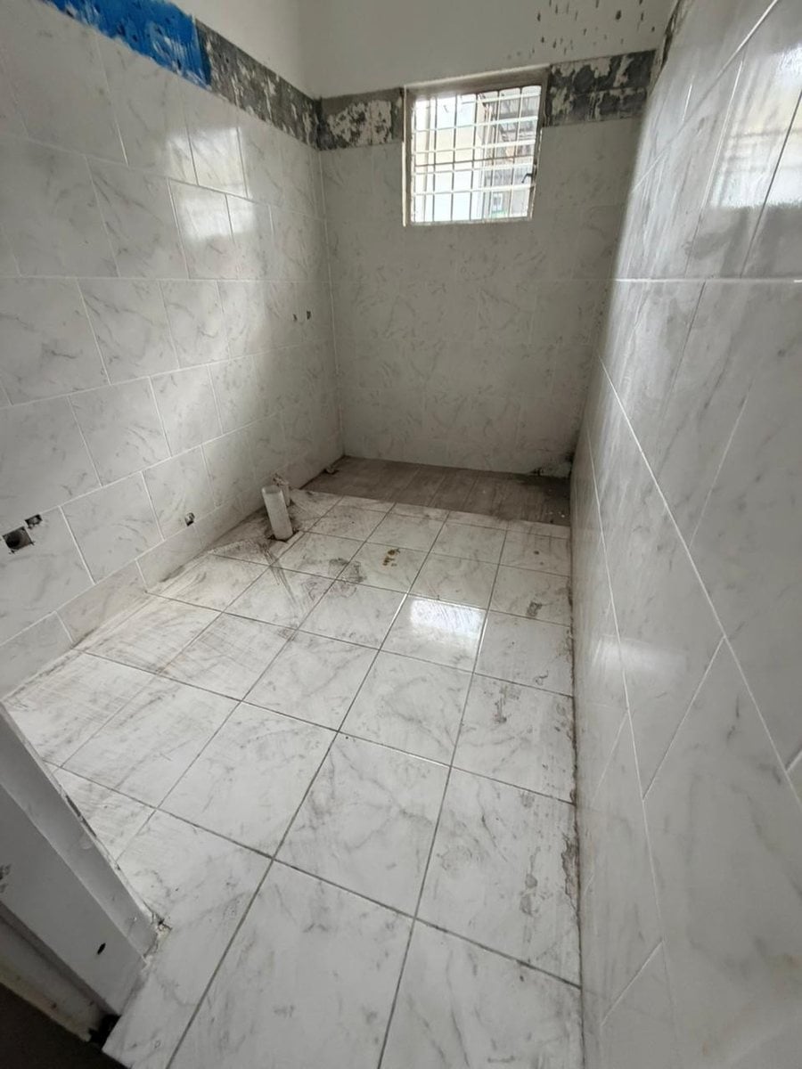 Local Comercial en La Julia 400m² con 10 Parqueos – foto 7