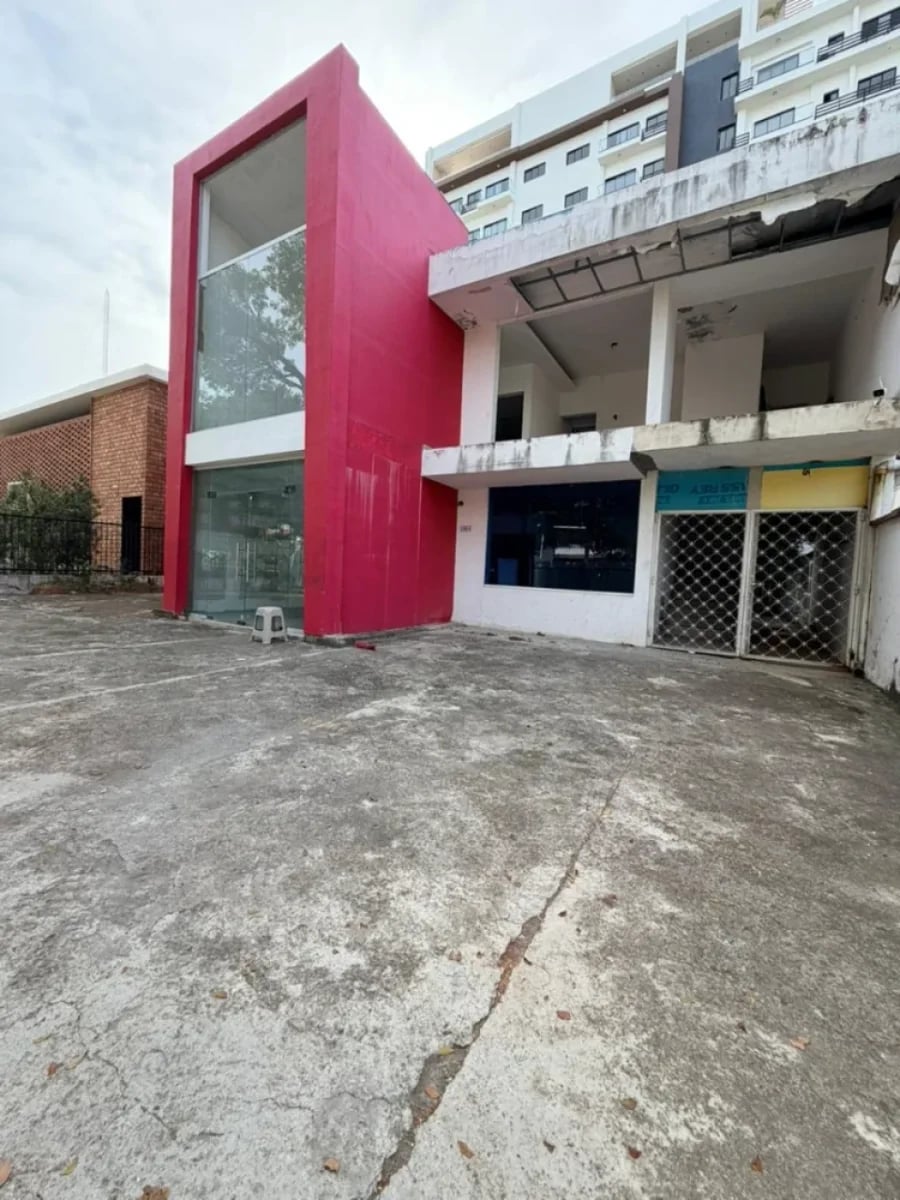 Local Comercial en La Julia 400m² con 10 Parqueos – foto 1