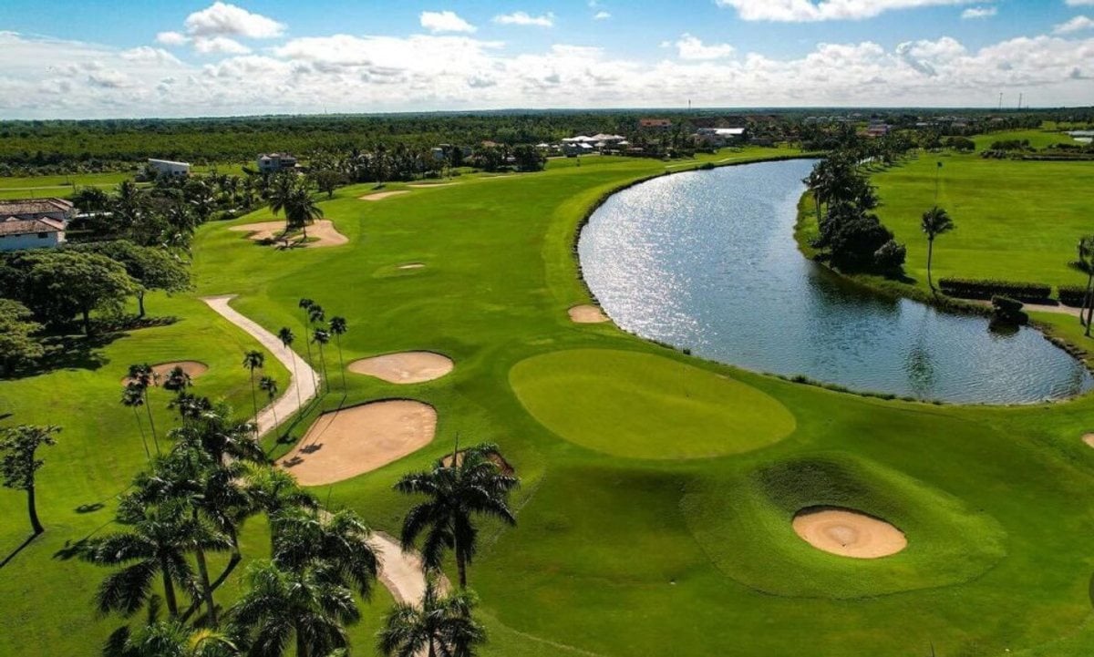 Terreno en La Estancia Golf con Acceso a Club de Playa – foto 1