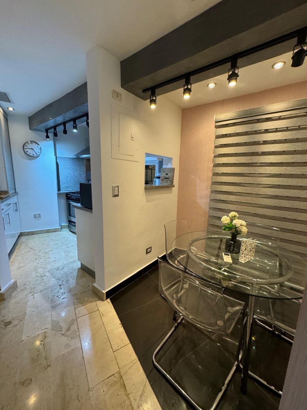 Apartamento amueblado en alquiler – Los Cacicazgo – foto 1