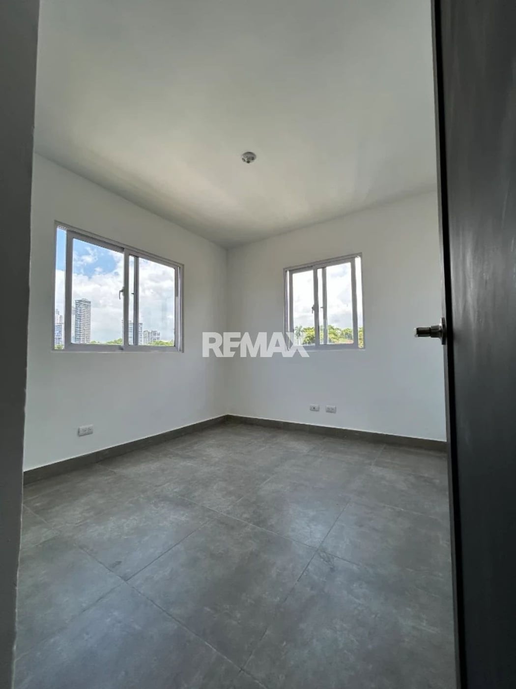 APARTAMENTO EN ALQUILER JARDINES DEL SUR – foto 5