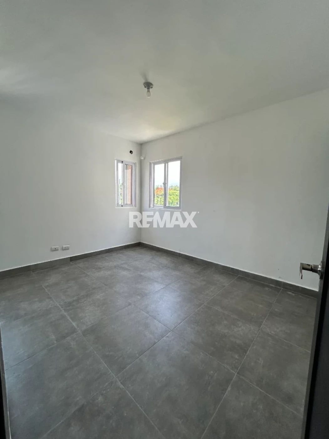 APARTAMENTO EN ALQUILER JARDINES DEL SUR – foto 2