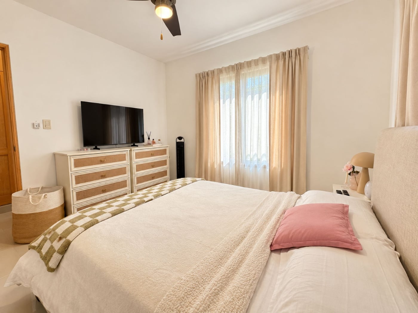 APTO. EN VENTA AMUEBLADO EN LOS CORALES DEL SUR – foto 10