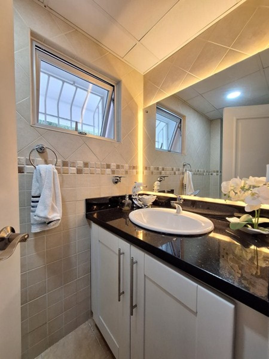 Apartamento con terraza privada – foto 11