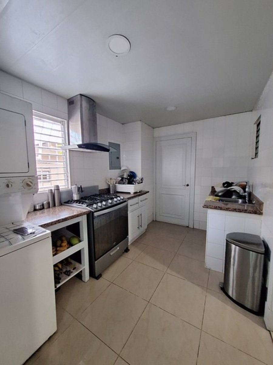 Apartamento con terraza privada – foto 9