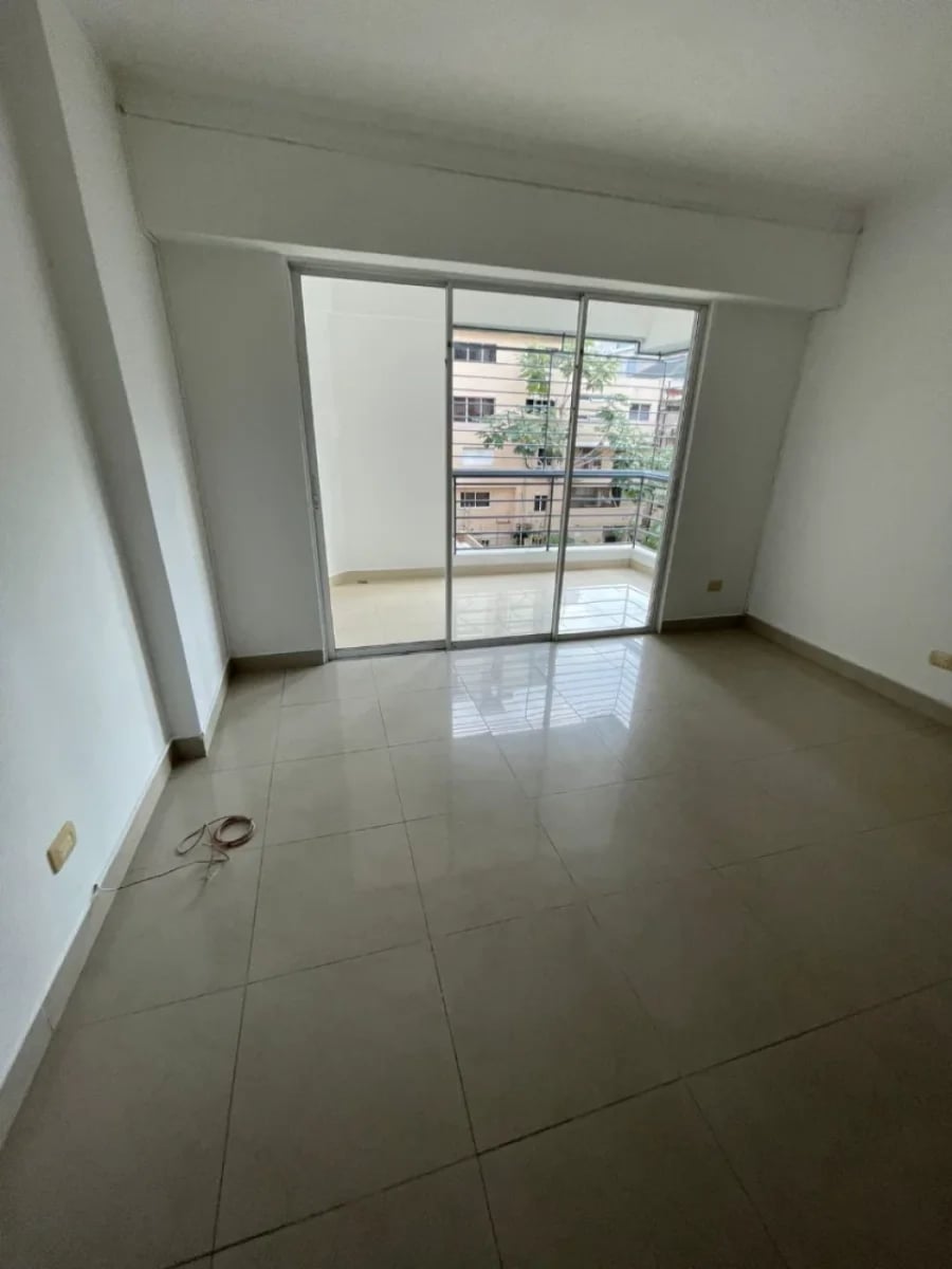 Apartamento en venta en Reventa en Piantini, torre – foto 1