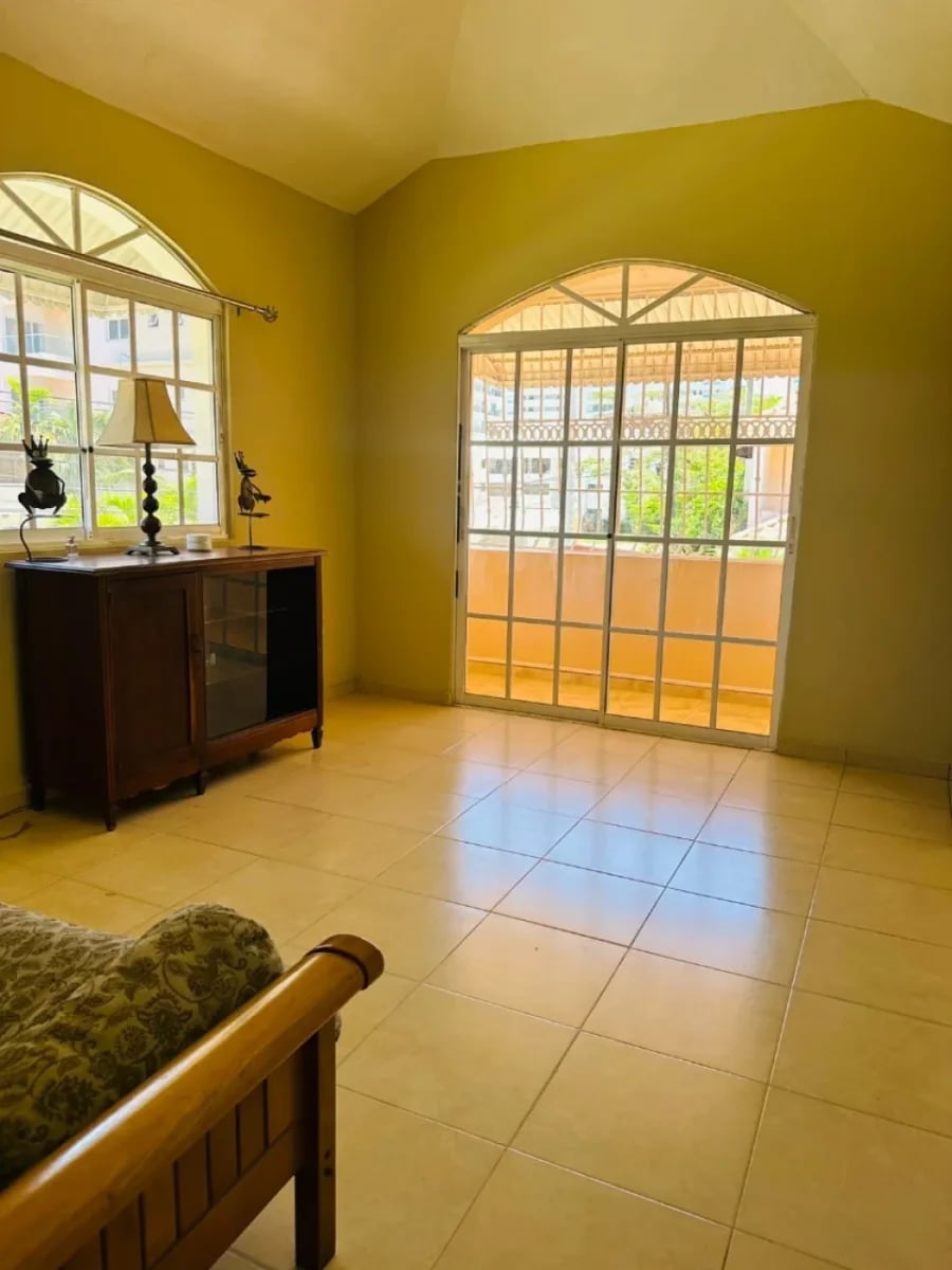 Hermosa villa de 2 niveles en Juan Dolio – foto 9