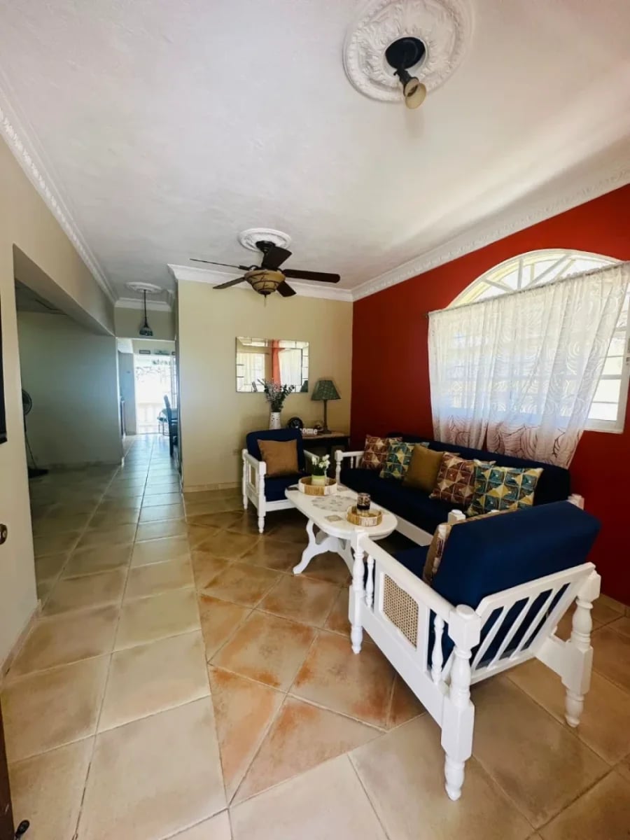 Hermosa villa de 2 niveles en Juan Dolio – foto 3