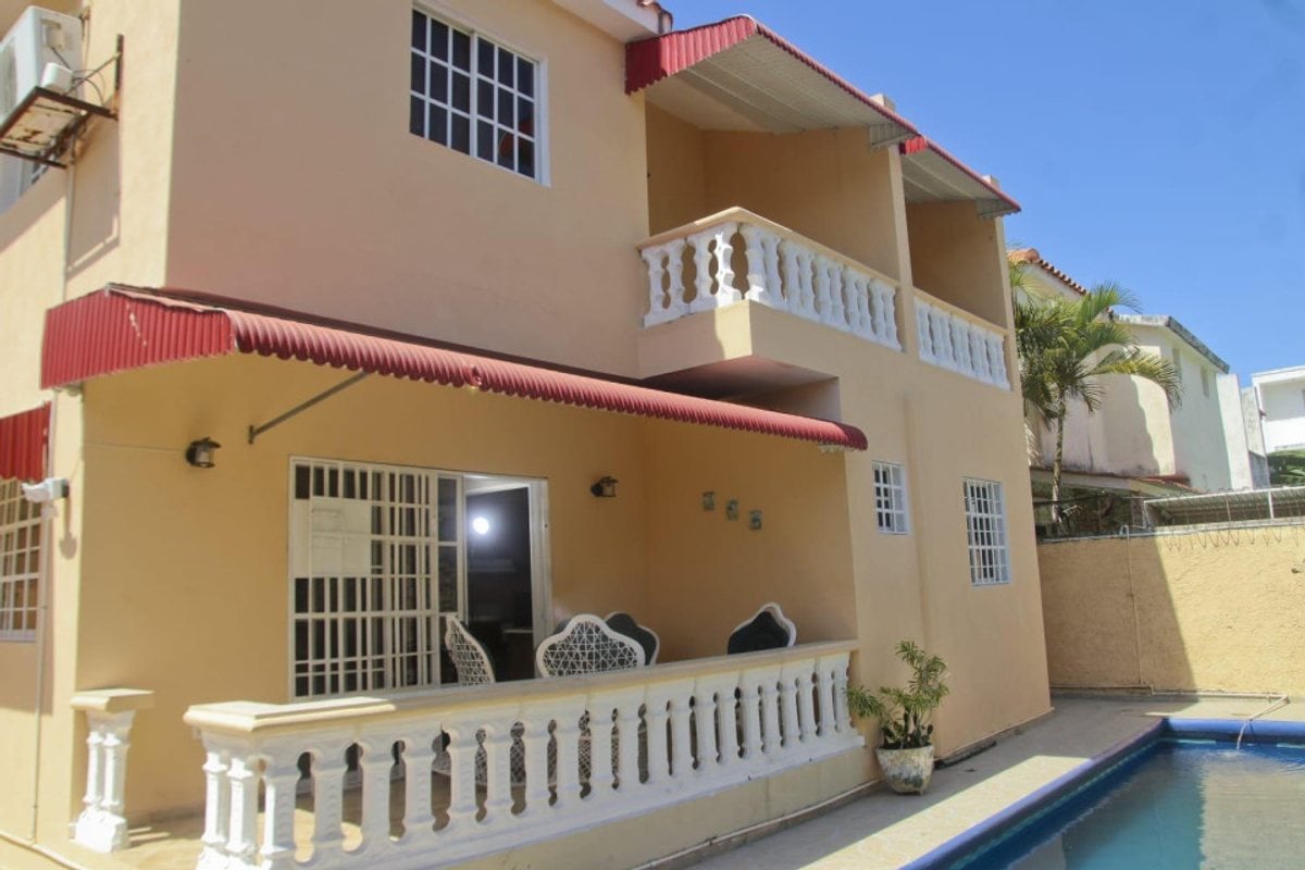 Hermosa villa de 2 niveles en Juan Dolio – foto 2