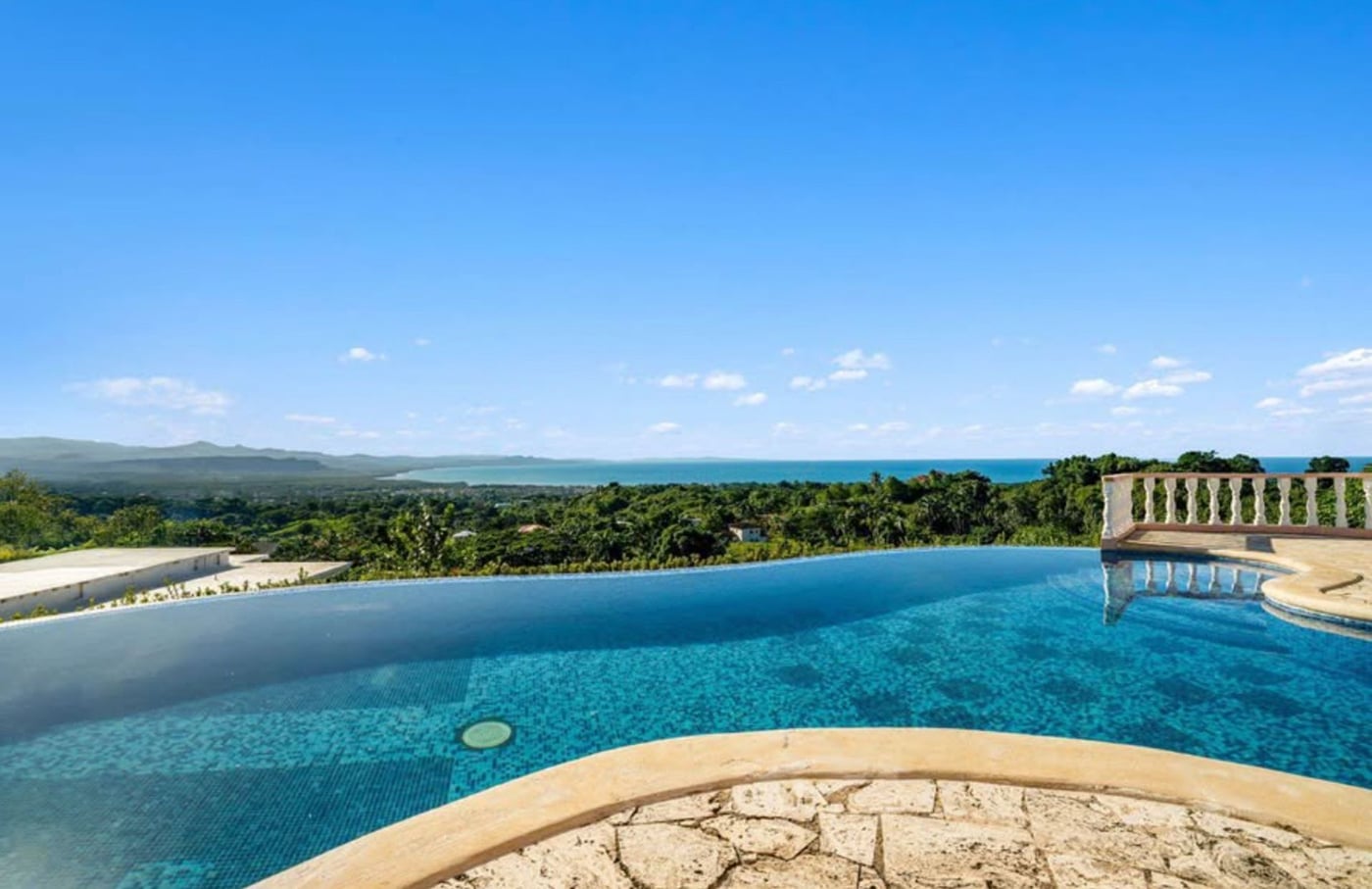 Majestuosa Villa Estilo Castillo con Espectacular – foto 1
