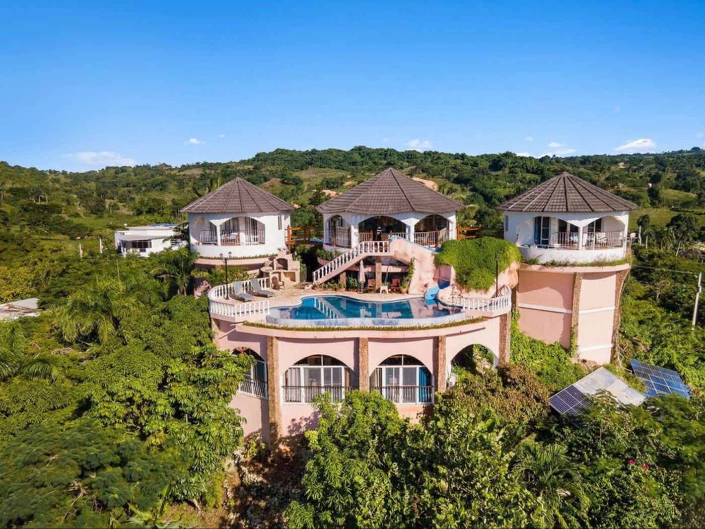 Majestuosa Villa Estilo Castillo con Espectacular – foto 2