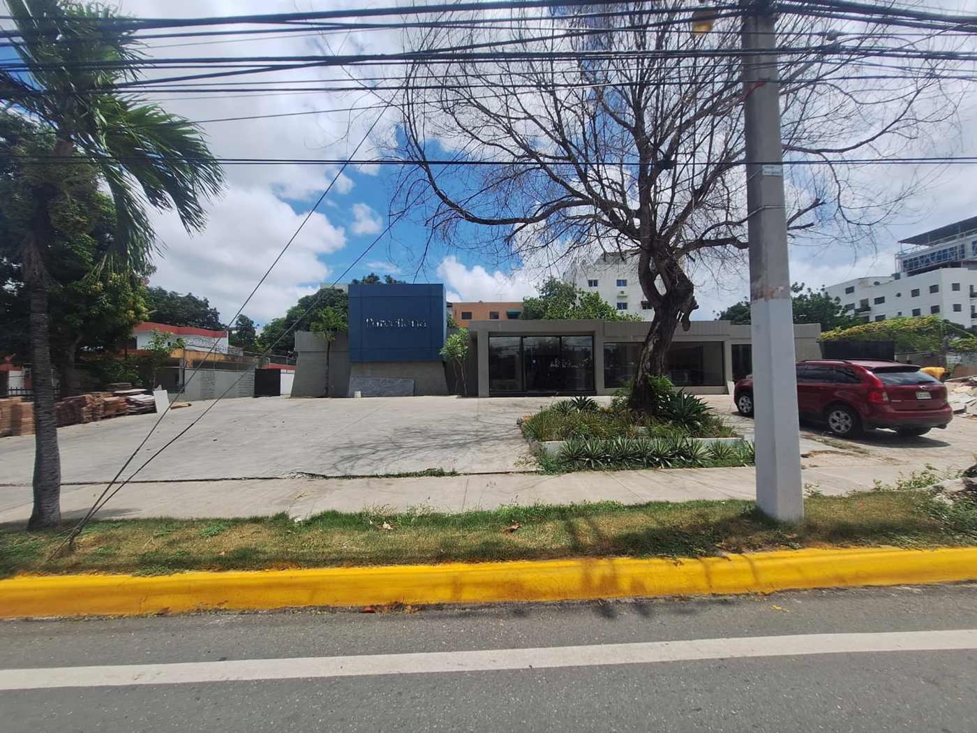 Local Comercial independiente en Nuñez de Caceres – foto 2