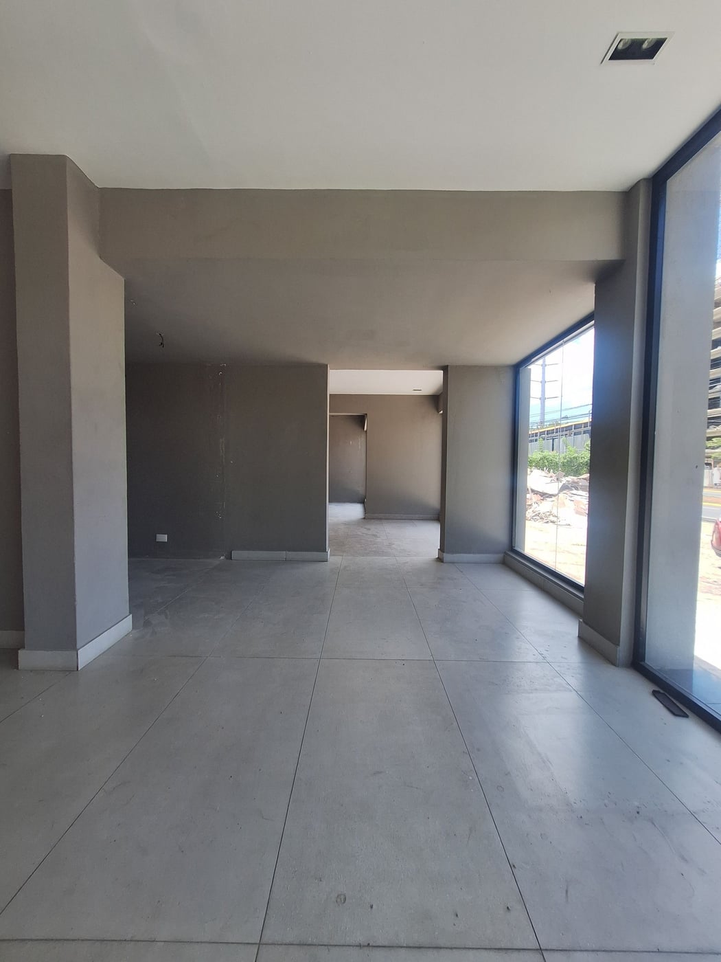 Local Comercial independiente en Nuñez de Caceres – foto 12