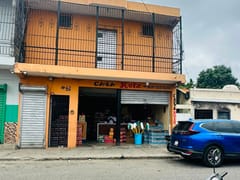 Local de uso comercial ubicado en Baní – foto 1