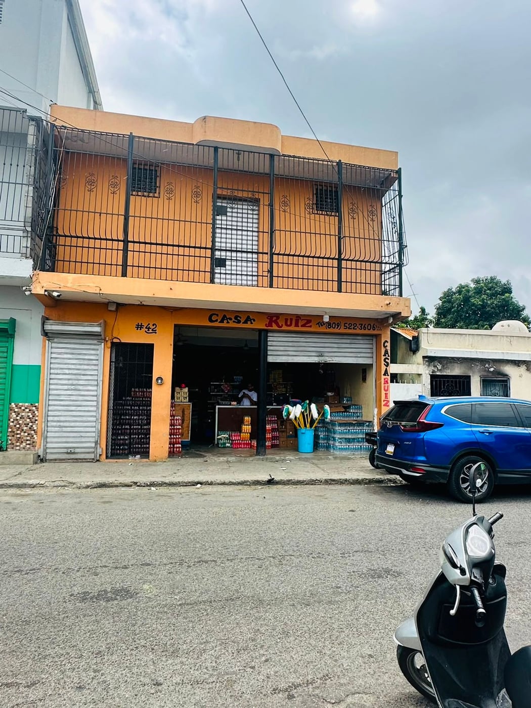 Local de uso comercial ubicado en Baní – foto 1