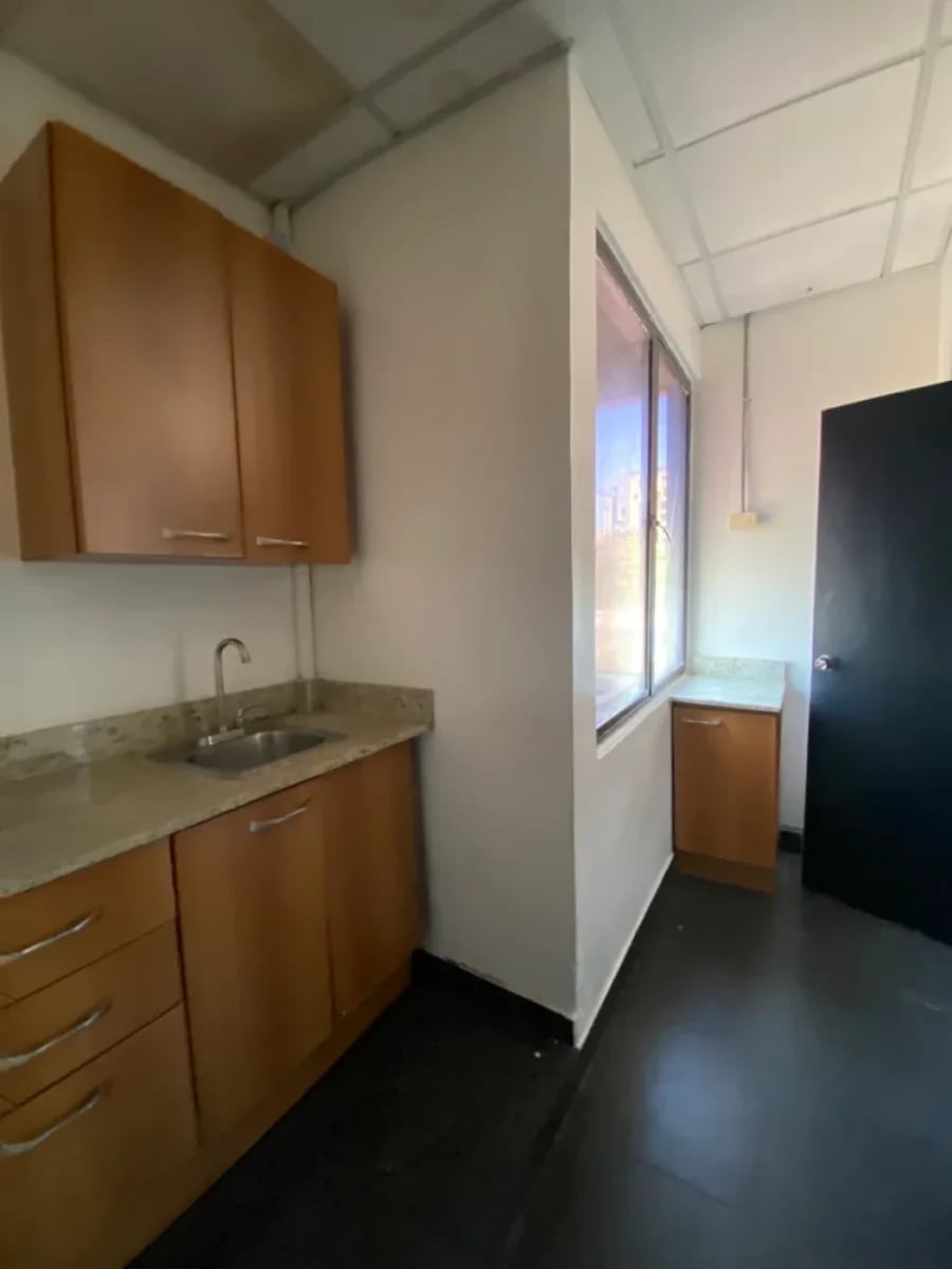 Oficina en Evaristo Morales, Santo Domingo – foto 3