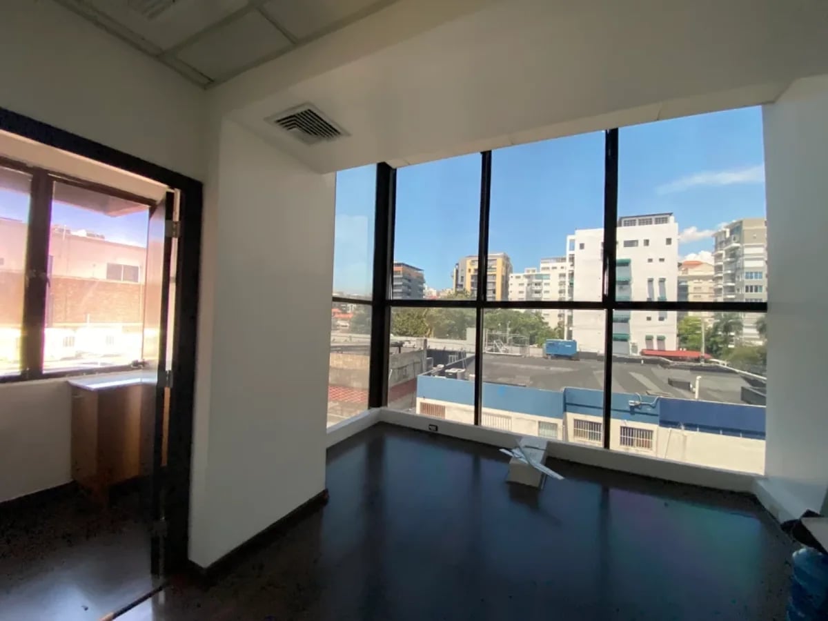 Oficina en Evaristo Morales, Santo Domingo – foto 4