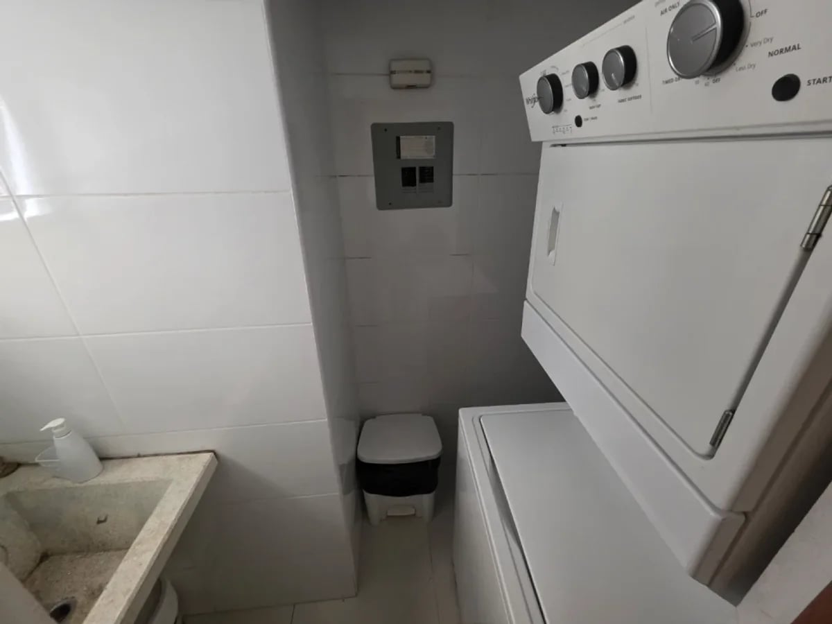 APARTAMENTO DE 1 HABITACIÓN EN NACO – foto 8