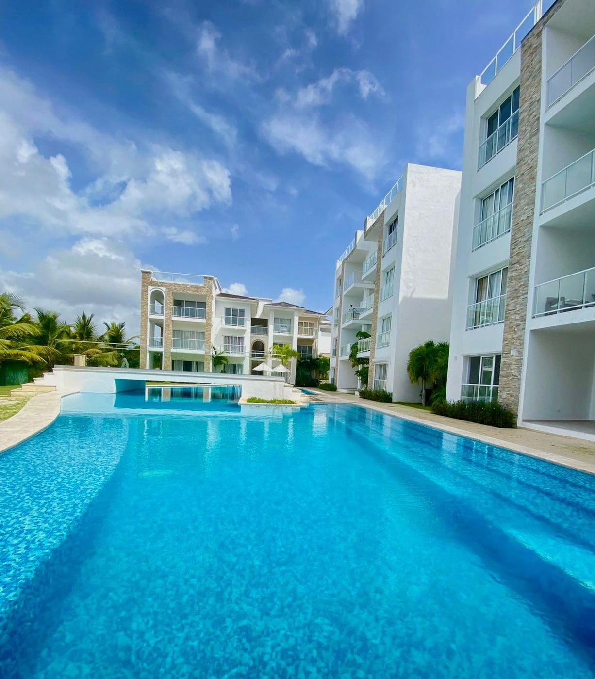 PENTHOUSE EN VENTA 2 DORMITORIOS BÁVARO LA ALTAG – foto 1