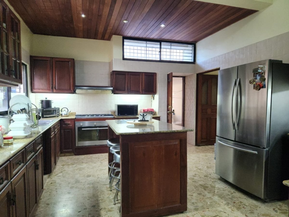 Casa en Arroyo Hondo, Santo Domingo – foto 8