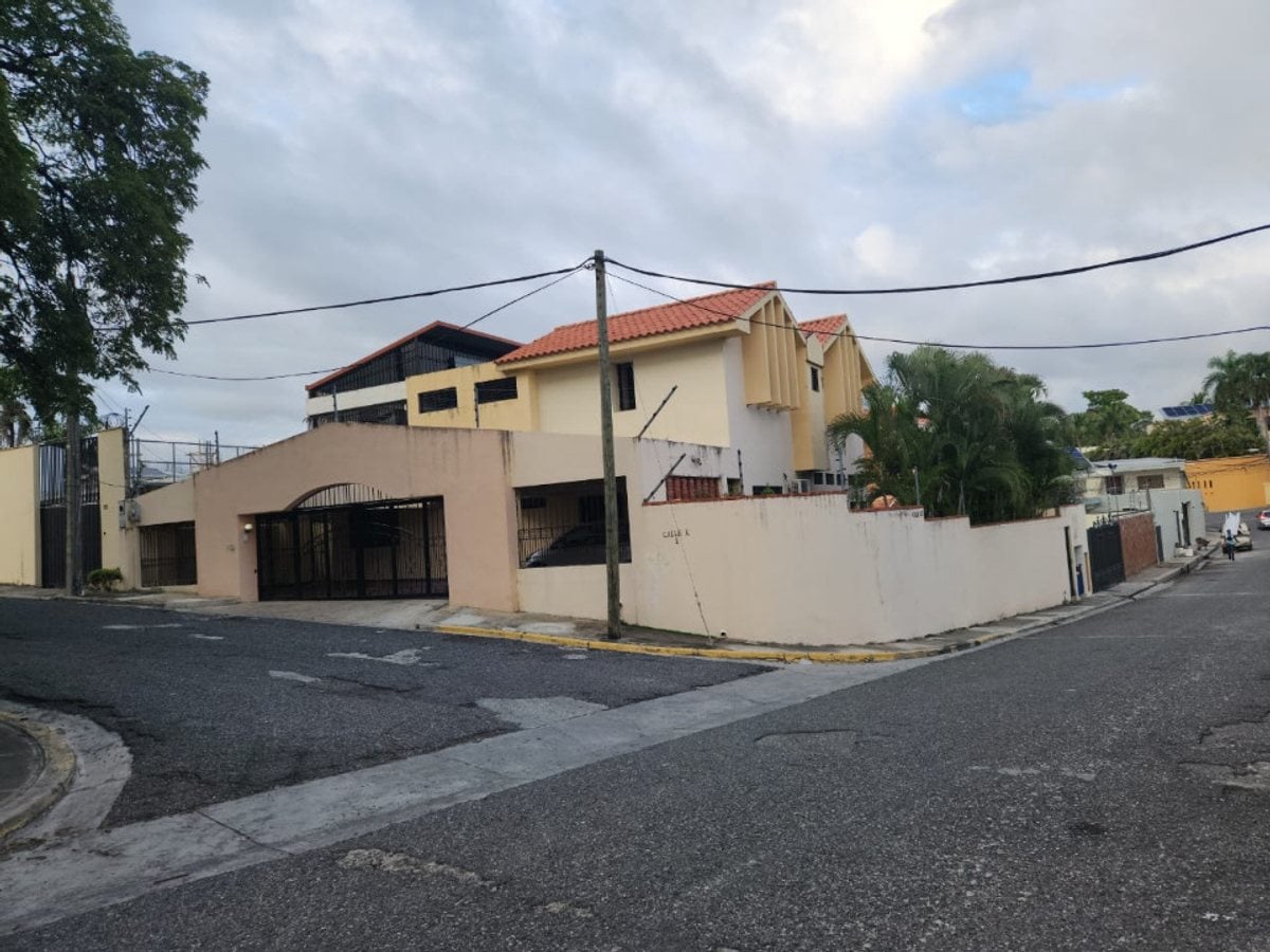 Casa en Arroyo Hondo, Santo Domingo – foto 1