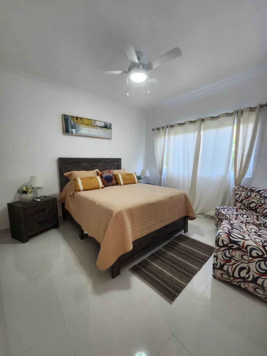 CASA CON TERRAZA Y PATIO EN VISTA CANA – foto 12