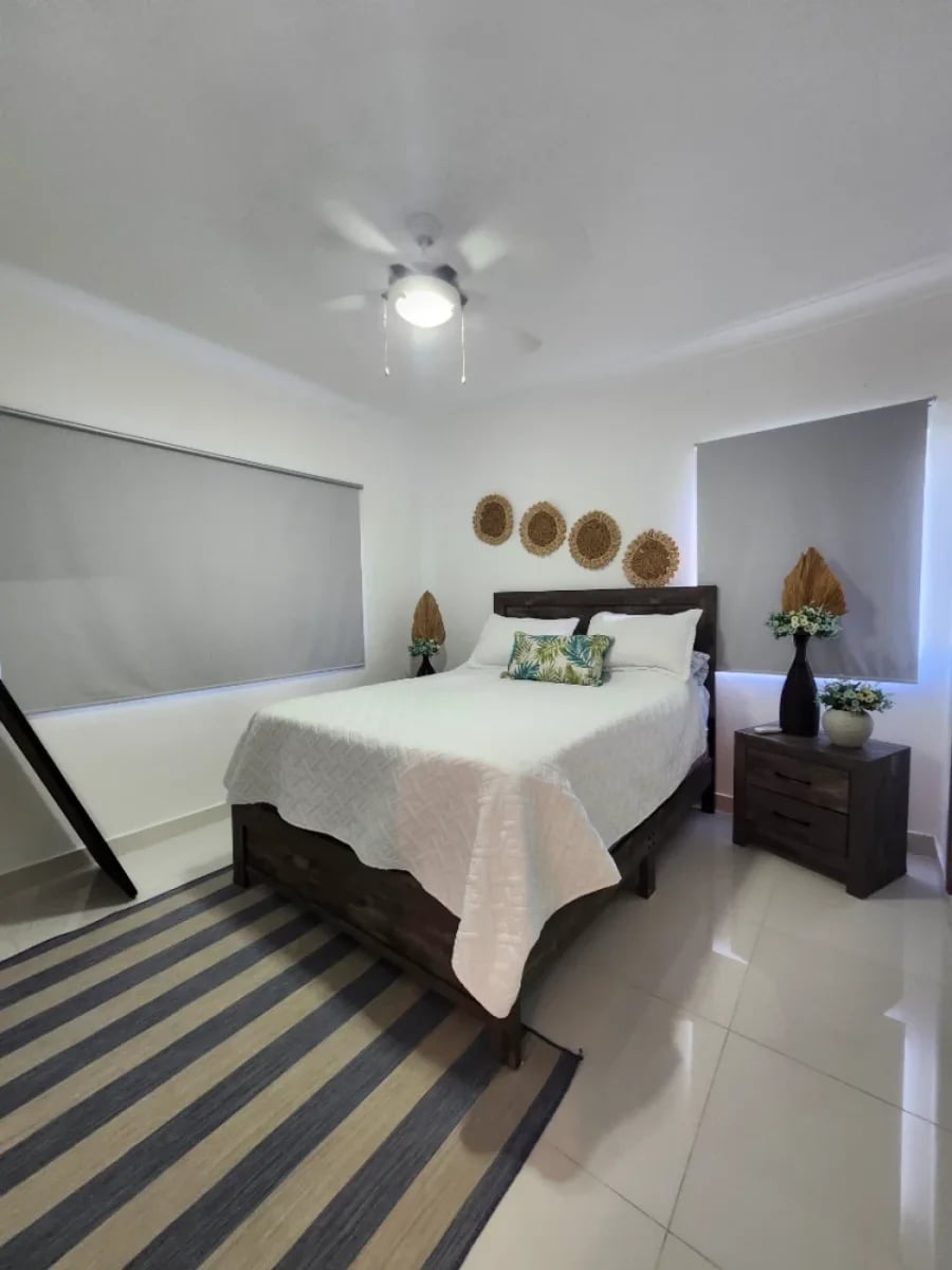 CASA CON TERRAZA Y PATIO EN VISTA CANA – foto 11