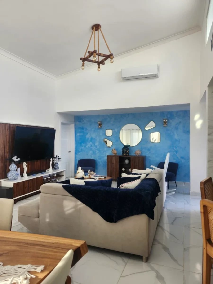 CASA CON TERRAZA Y PATIO EN VISTA CANA – foto 3