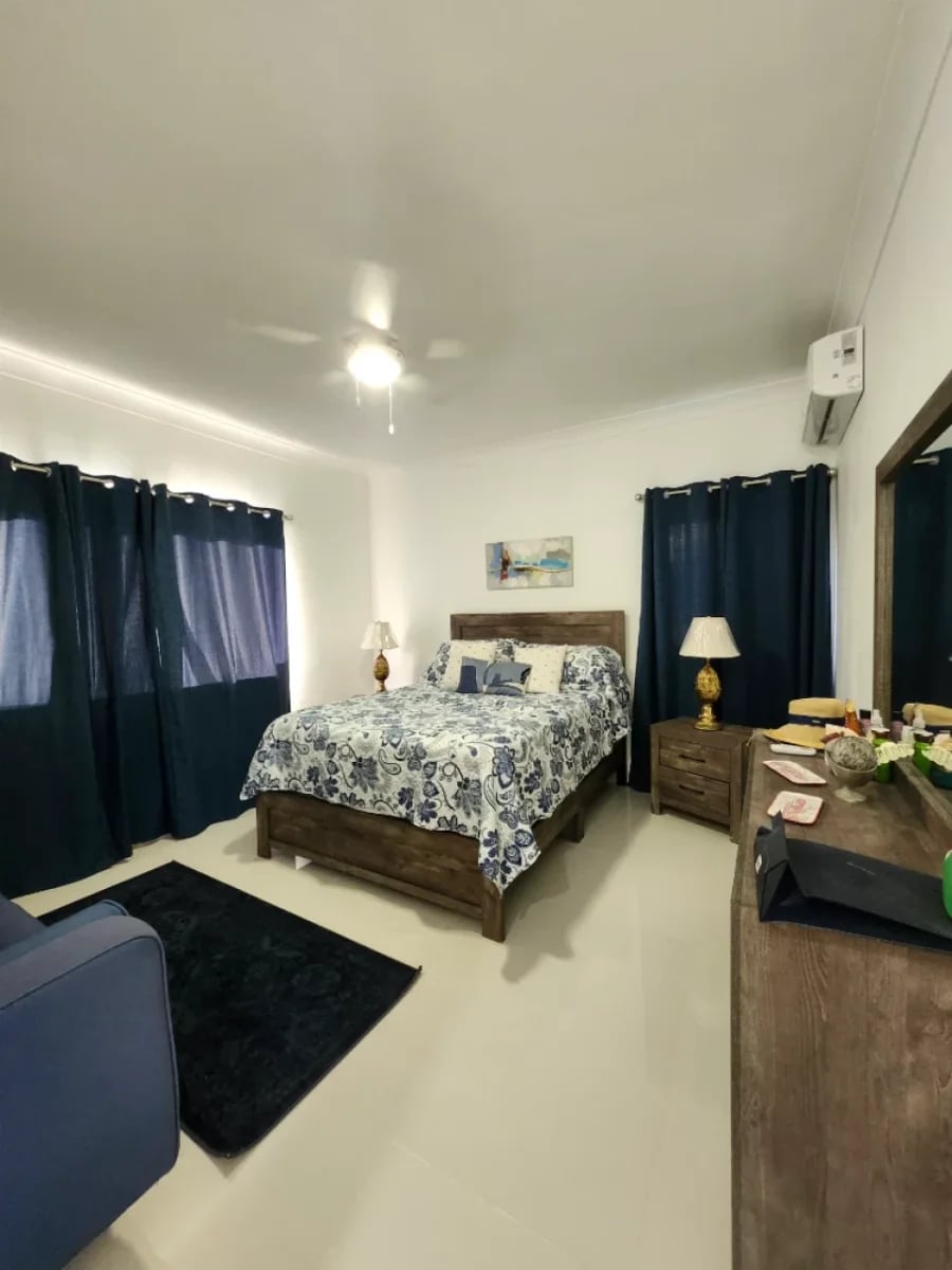 CASA CON TERRAZA Y PATIO EN VISTA CANA – foto 10