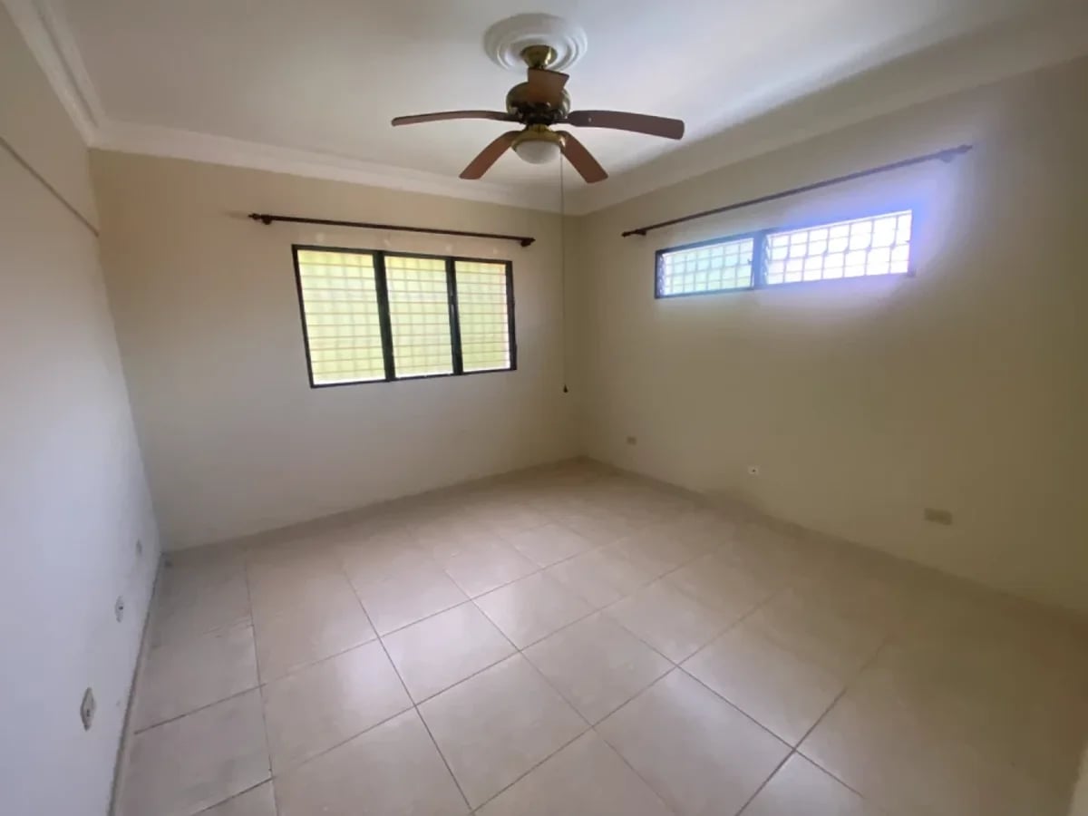 Casa 5 habitaciones y amplio patio – foto 8