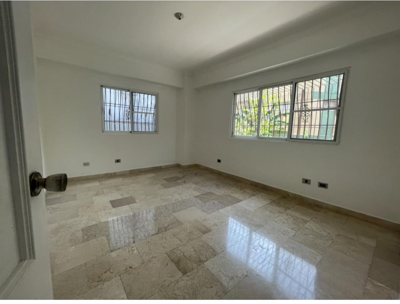 Apartamento en 2do Piso con Terraza y Patio – foto 6