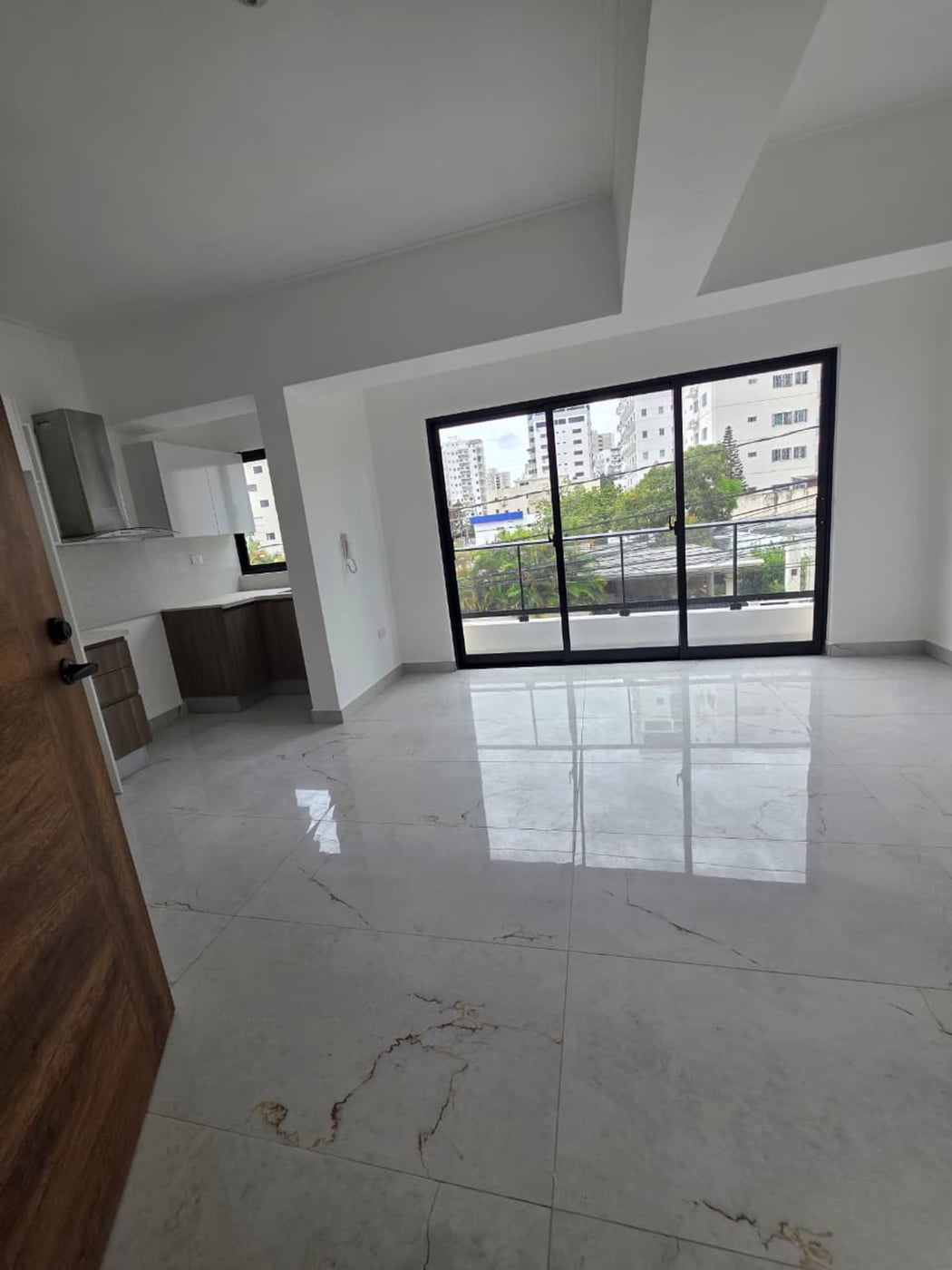 APARTAMENTO EN ALQUILER 1 DORMITORIO DISTRITO NACI – foto 2