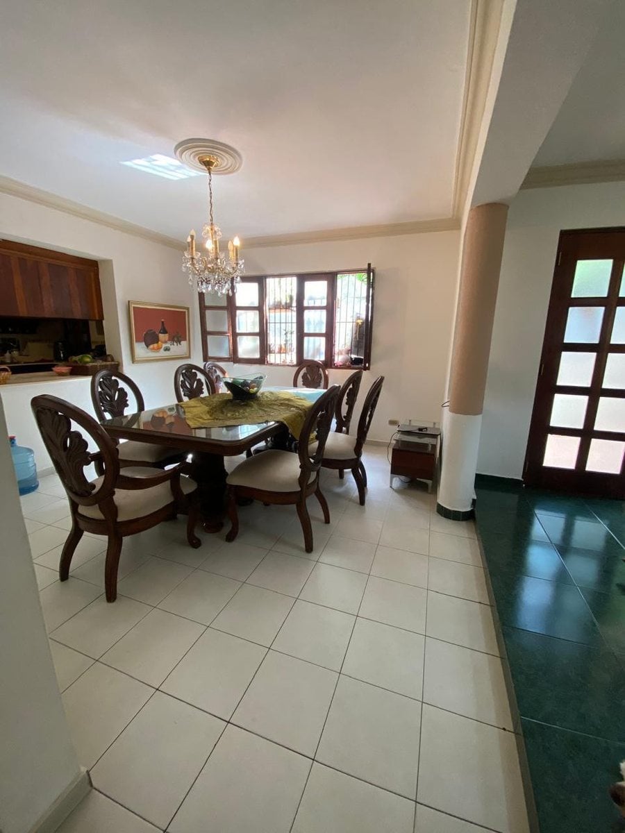 Casa en Arroyo Hondo, Santo Domingo – foto 2