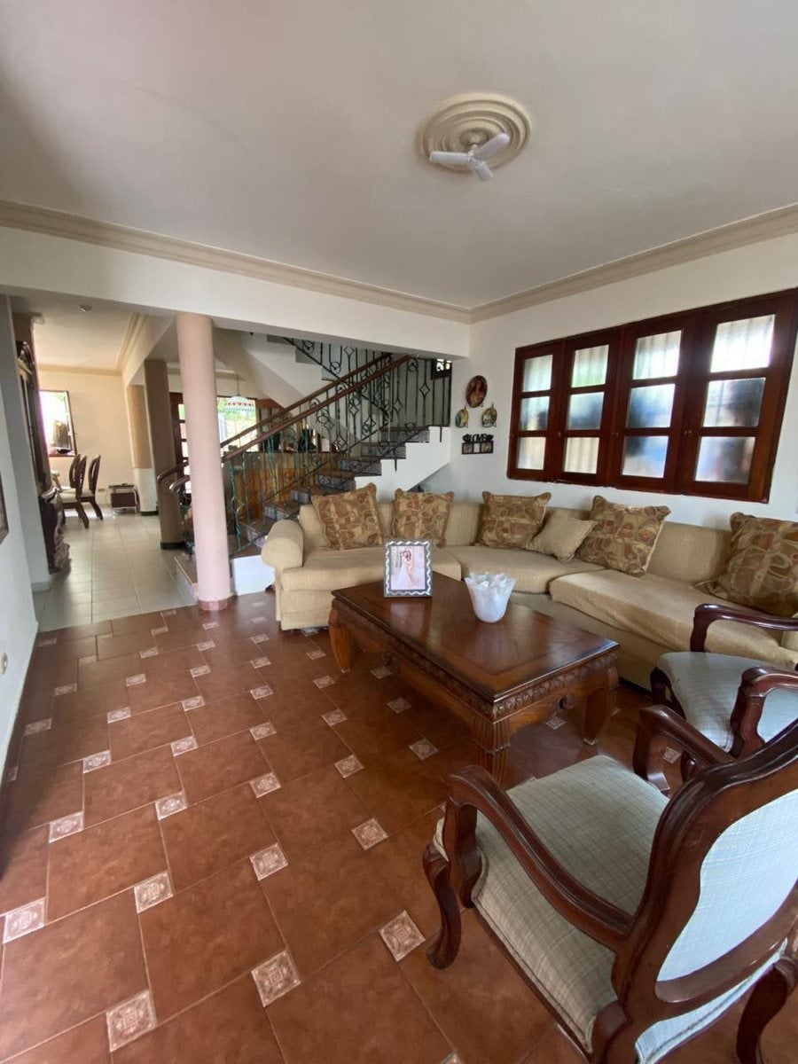 Casa en Arroyo Hondo, Santo Domingo – foto 1
