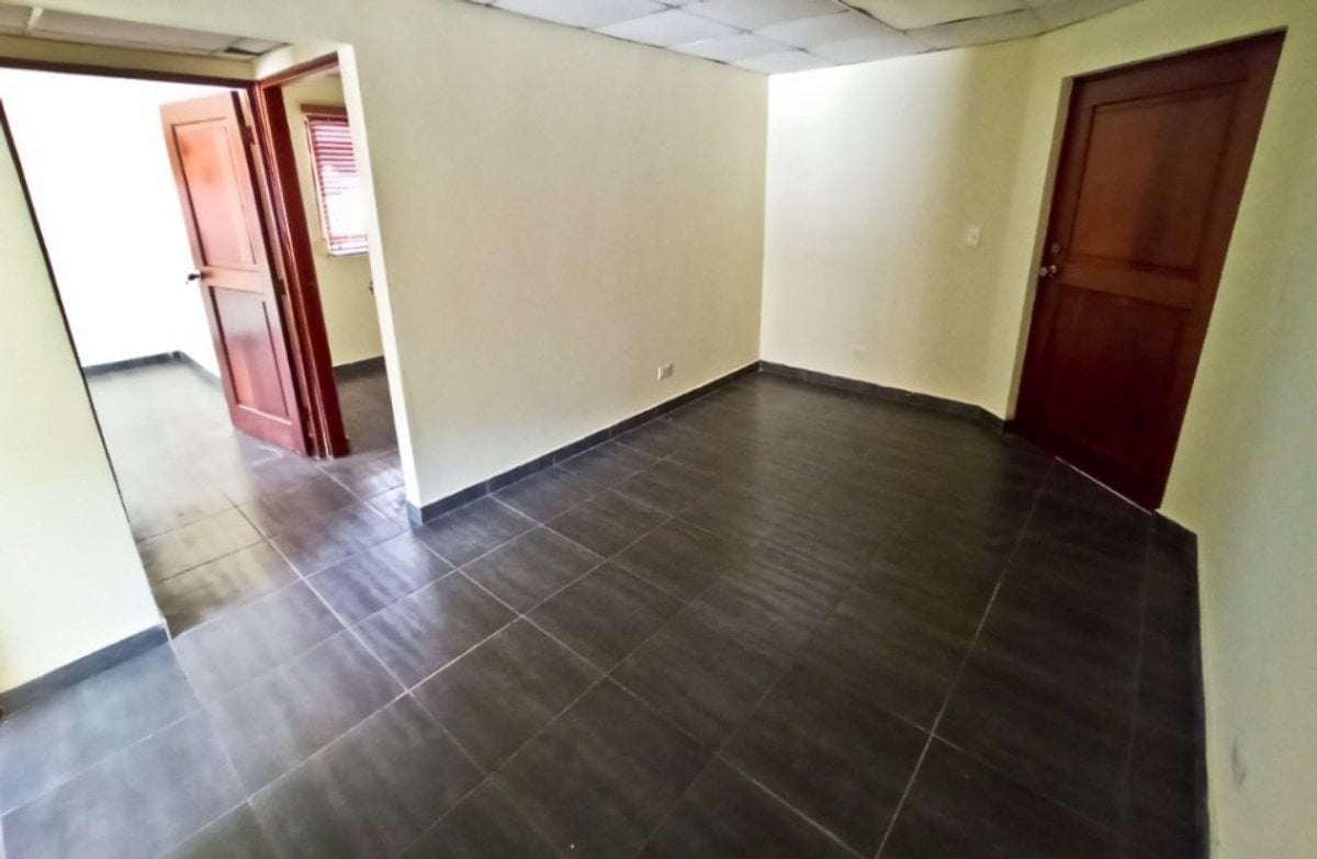 Local comercial en Enriquecido En Santo Domingo – foto 12